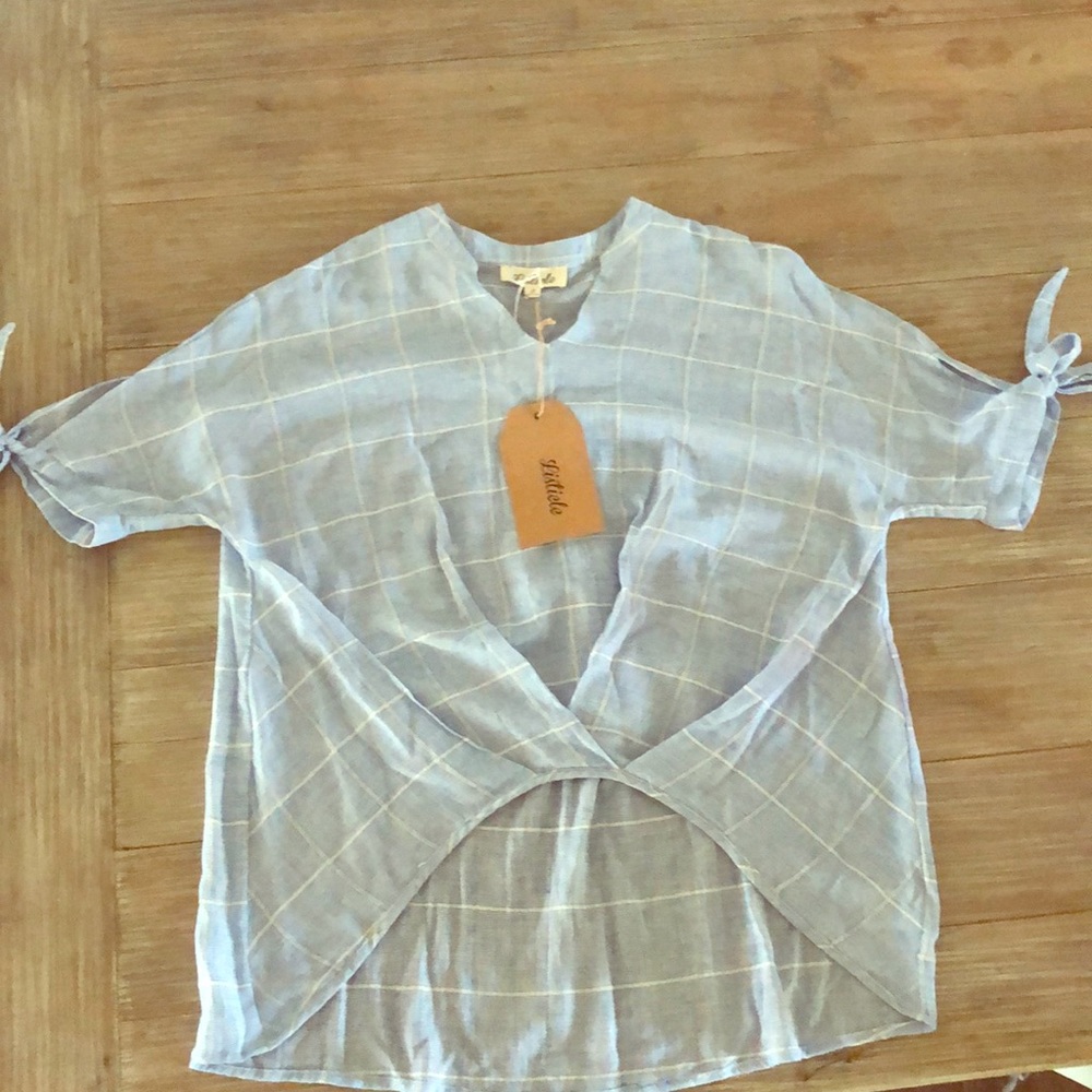 High low blouse with tie sleeve detail